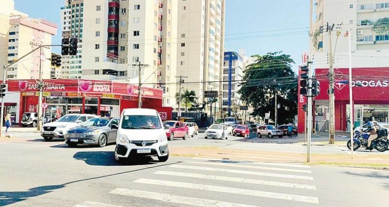Caiado lança programa que vai investir R$ 200 milhões na recuperação de ruas e avenidas em