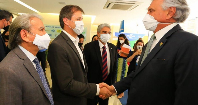 Caiado anuncia novas parcerias com Sebrae