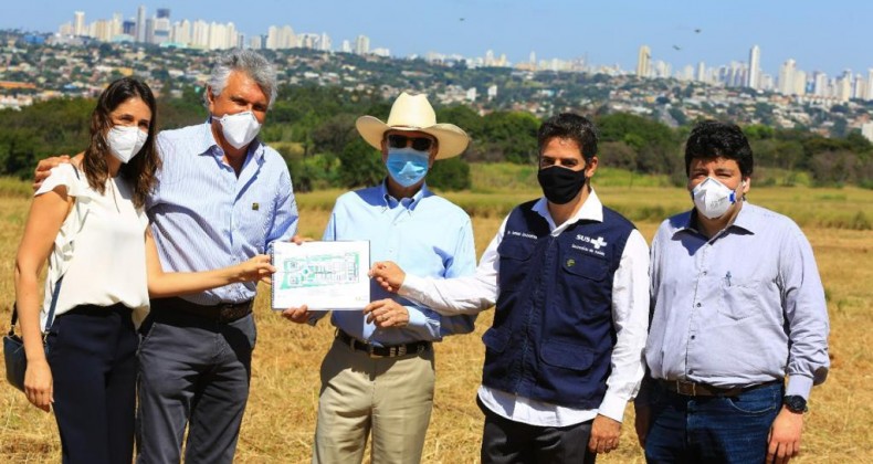 Caiado garante terreno para construção do Hospital do Câncer de Goiás