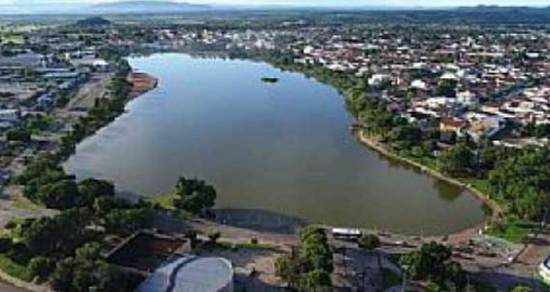 Caiado inaugura ampliação do Sistema de Esgotamento Sanitário