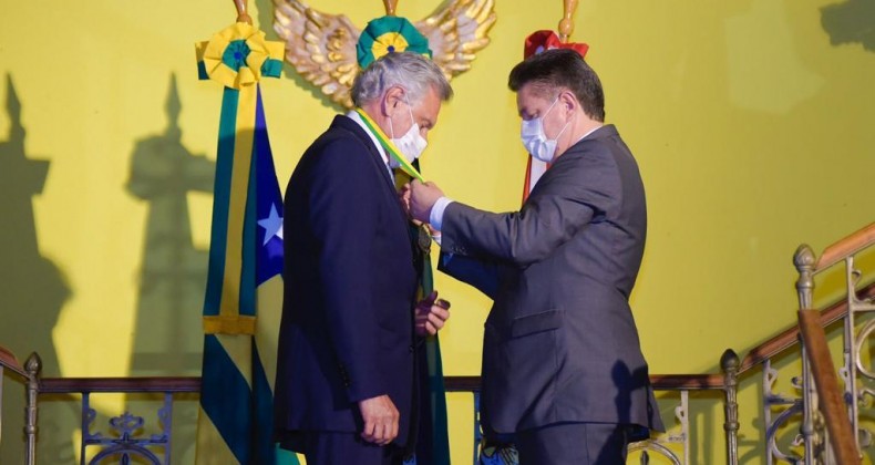 Caiado é condecorado com Ordem do Mérito Matutina Meyapontense
