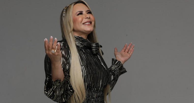 Bispa Virgínia Arruda grava DVD em Goiânia em show com entrada grátis