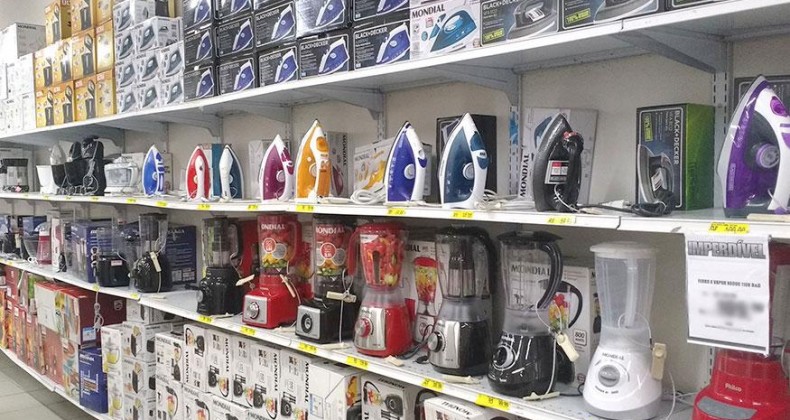 Vendas no varejo caem 0,6% em março, terceiro resultado negativo em 4 meses