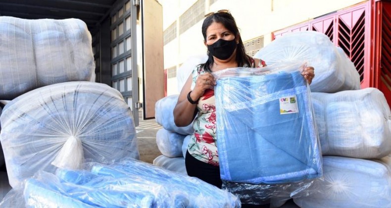Governo de Goiás começa distribuição de 40 mil cobertores aos municípios