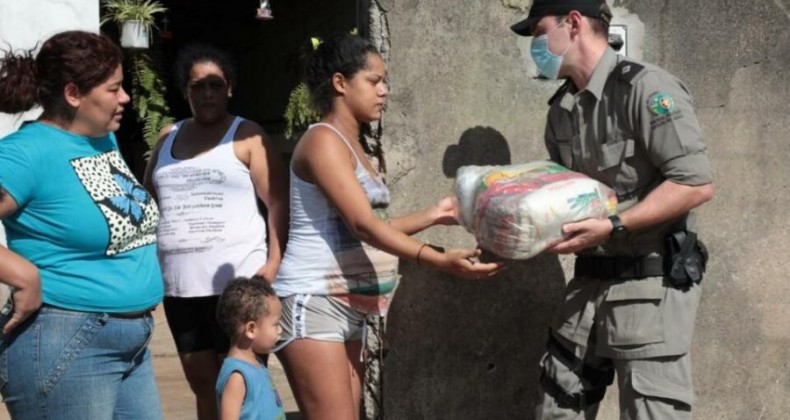 Governo de Goiás e OVG distribuem mais de 14 mil cestas básicas em 40 bairros de Goiânia
