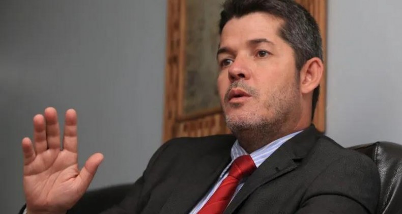 Del. Waldir expõe valores pagos por Bolsonaro para a compra de votos na eleição de Artur L