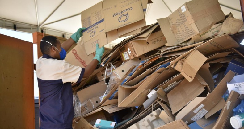 Hugol doa 45 toneladas de recicláveis à cooperativas de Goiás